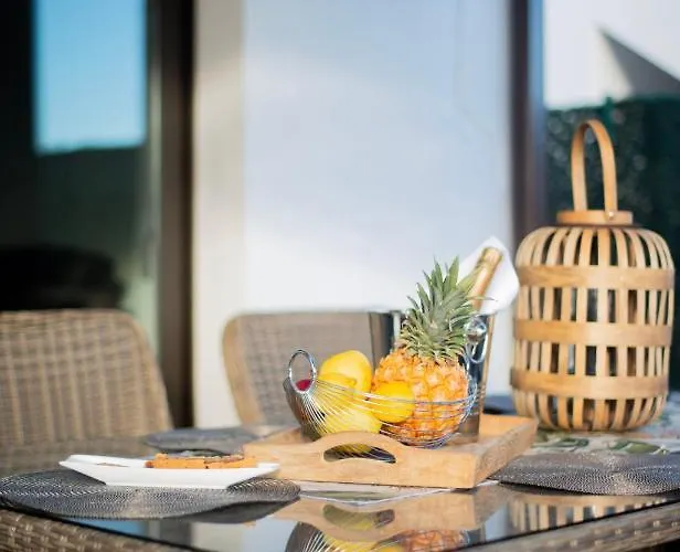 Chocolate בית נופש *